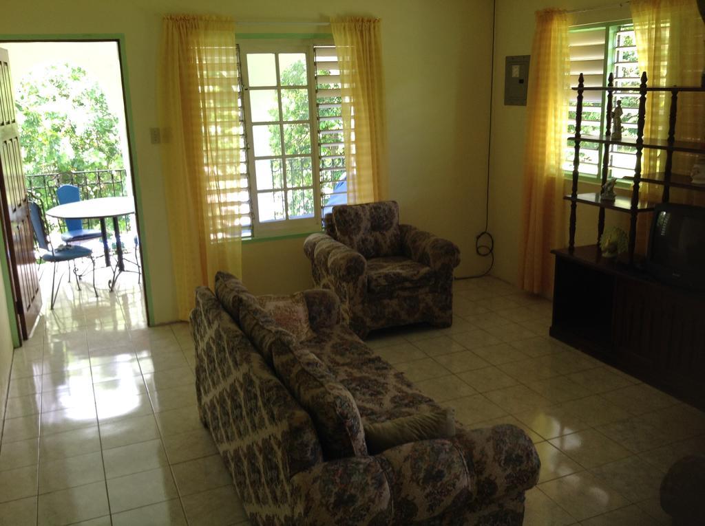 Maison d'hôtes Chillax On Our Farm à Ocho Ríos Extérieur photo