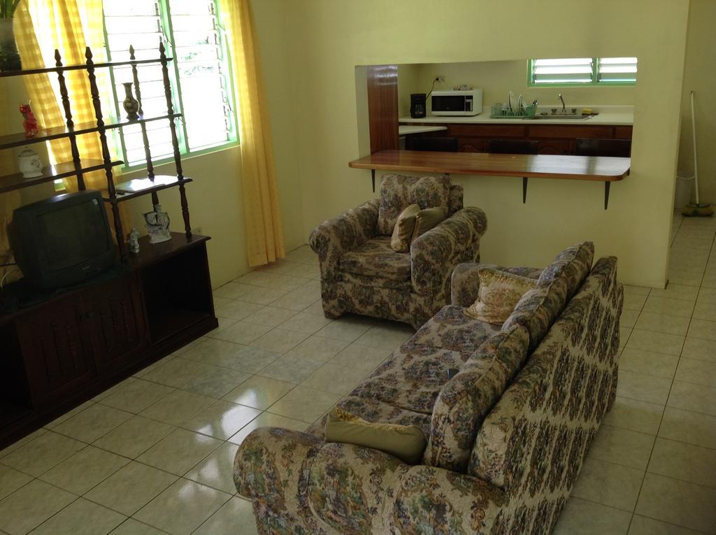 Maison d'hôtes Chillax On Our Farm à Ocho Ríos Extérieur photo
